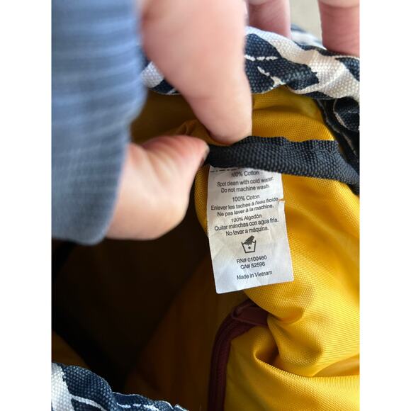 Kavu Poser Yoga Tote Black & White Tribal Print Design - Picture 3 of 7